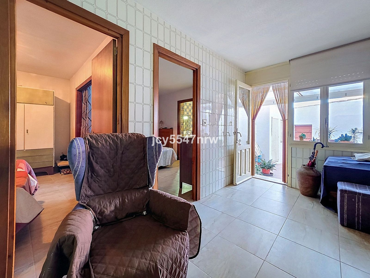 8 Bed Townhouse for sale in Pinoso Costa Blanca, Alicante, Spain