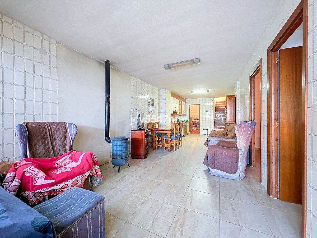 8 Bed Townhouse for sale in Pinoso Costa Blanca, Alicante, Spain