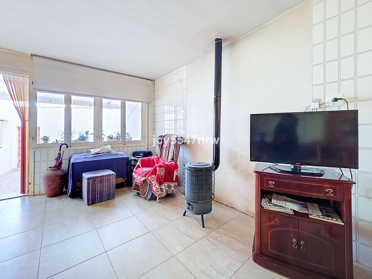 8 Bed Townhouse for sale in Pinoso Costa Blanca, Alicante, Spain