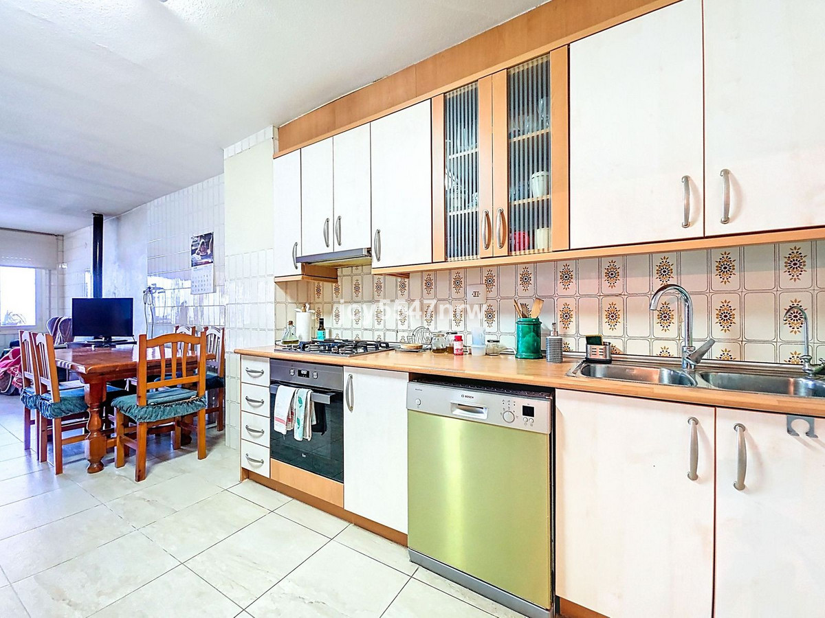 8 Bed Townhouse for sale in Pinoso Costa Blanca, Alicante, Spain