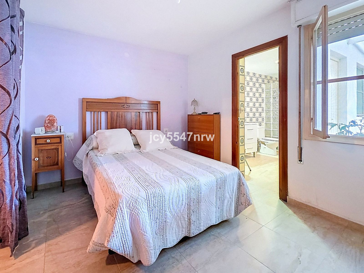 8 Bed Townhouse for sale in Pinoso Costa Blanca, Alicante, Spain