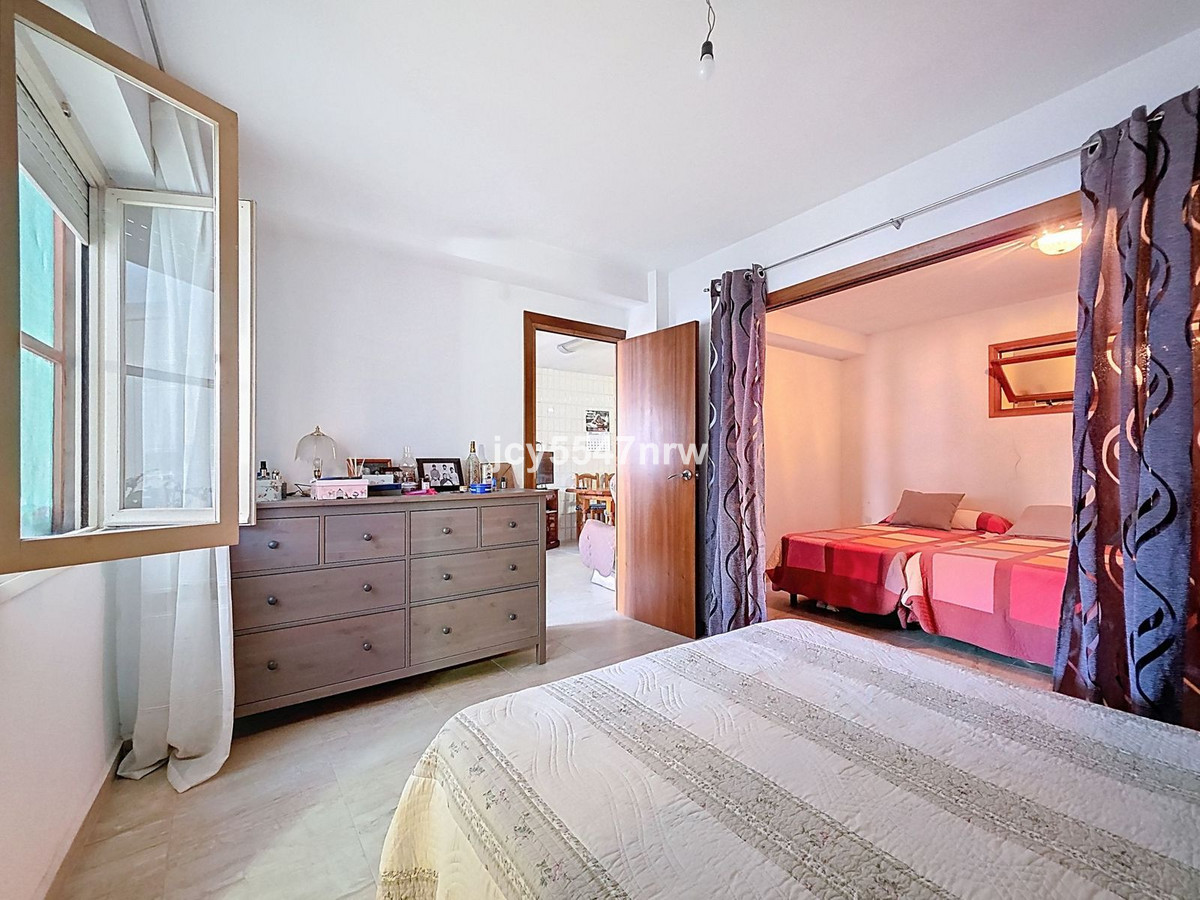 8 Bed Townhouse for sale in Pinoso Costa Blanca, Alicante, Spain