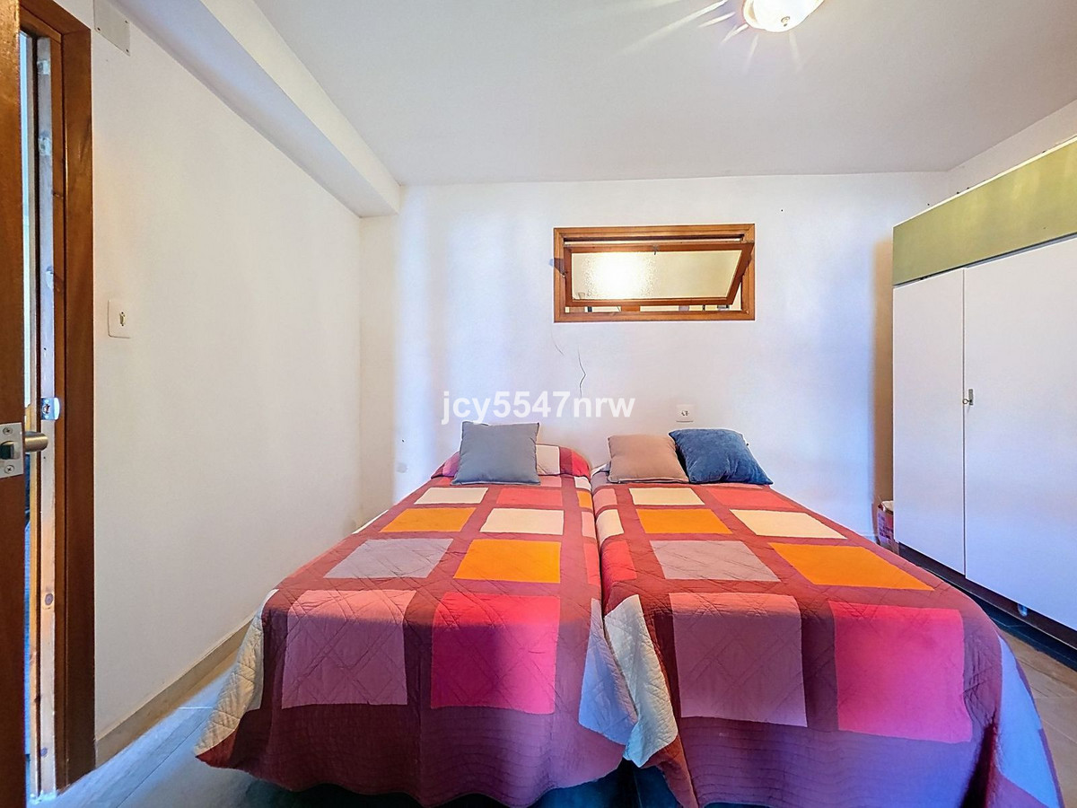 8 Bed Townhouse for sale in Pinoso Costa Blanca, Alicante, Spain
