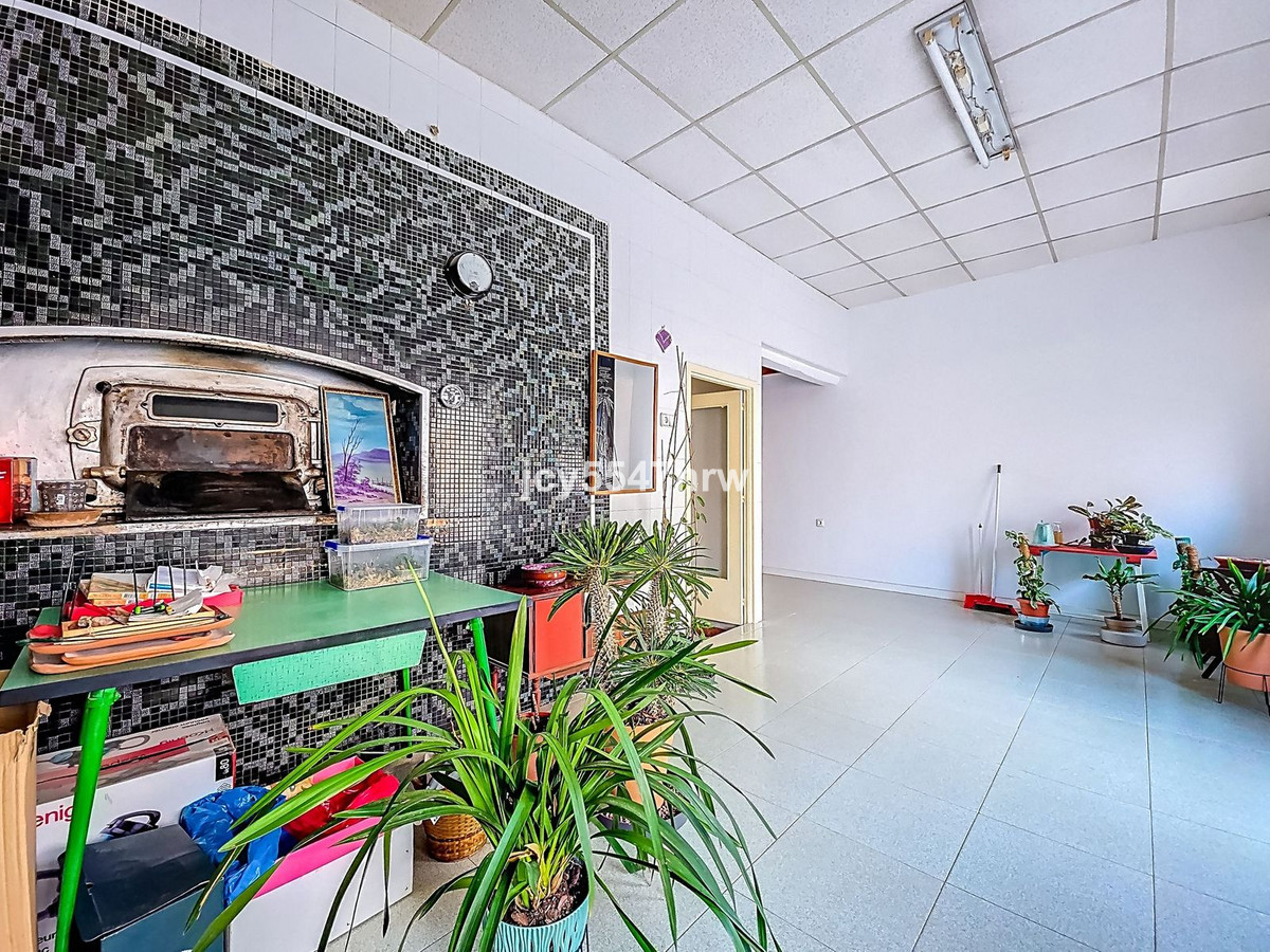 8 Bed Townhouse for sale in Pinoso Costa Blanca, Alicante, Spain