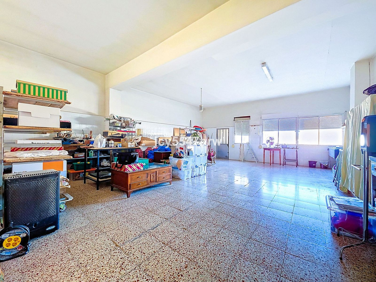 8 Bed Townhouse for sale in Pinoso Costa Blanca, Alicante, Spain