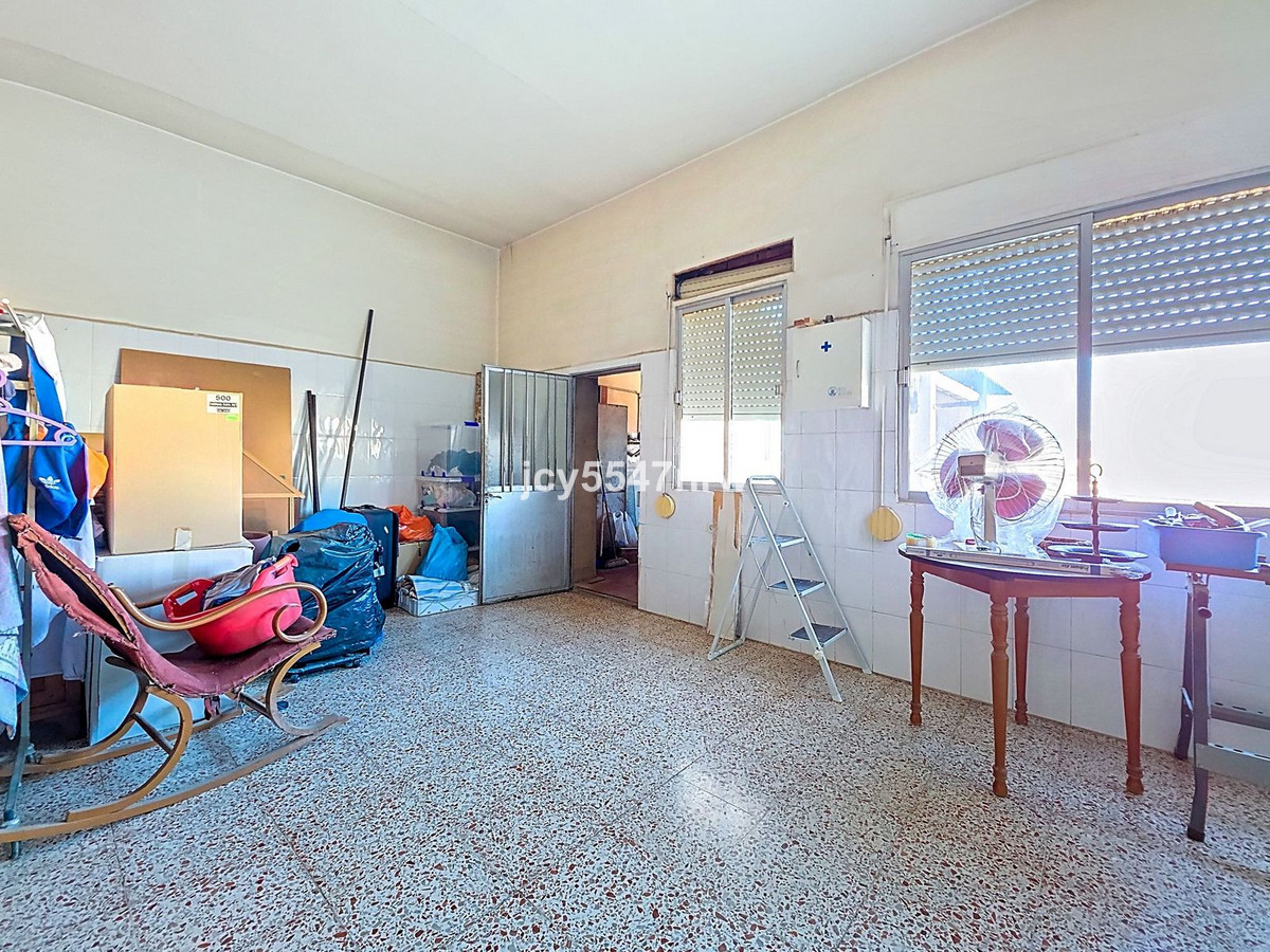 8 Bed Townhouse for sale in Pinoso Costa Blanca, Alicante, Spain