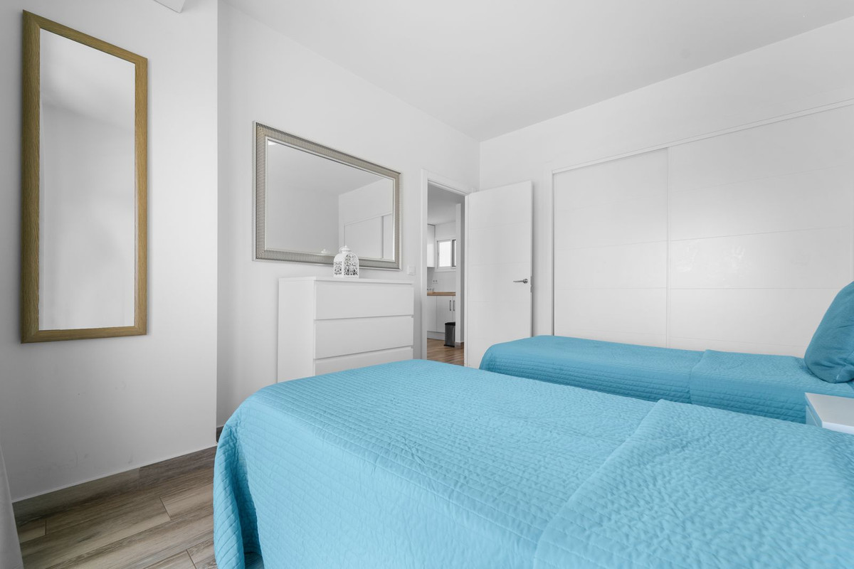 1 Bed Apartment for sale in Fuengirola Costa Del Sol, Málaga, Spain