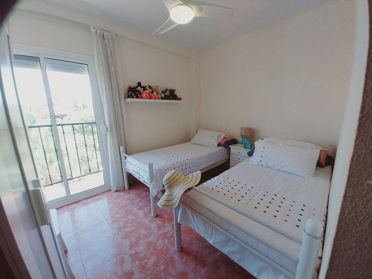 Se vende Apartamento en Planta Última de 2 dormitorios en Costa Del Sol, Málaga, España