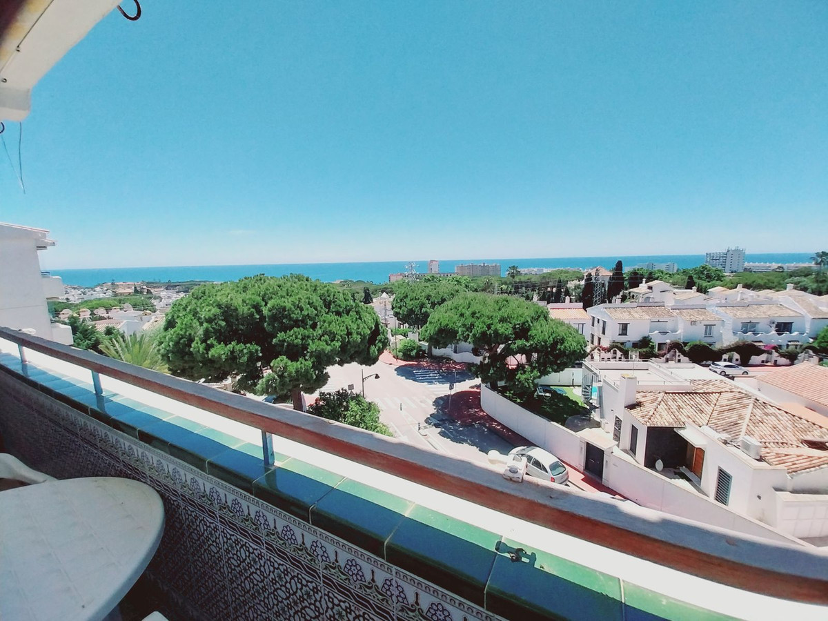 Se vende Apartamento en Planta Última de 2 dormitorios en Costa Del Sol, Málaga, España