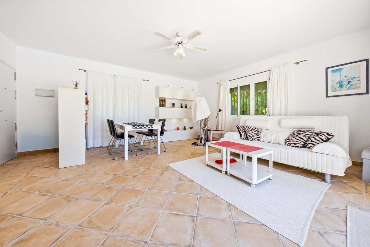 2 Bed Townhouse for sale in Benahavís Costa Del Sol, Málaga, Spain