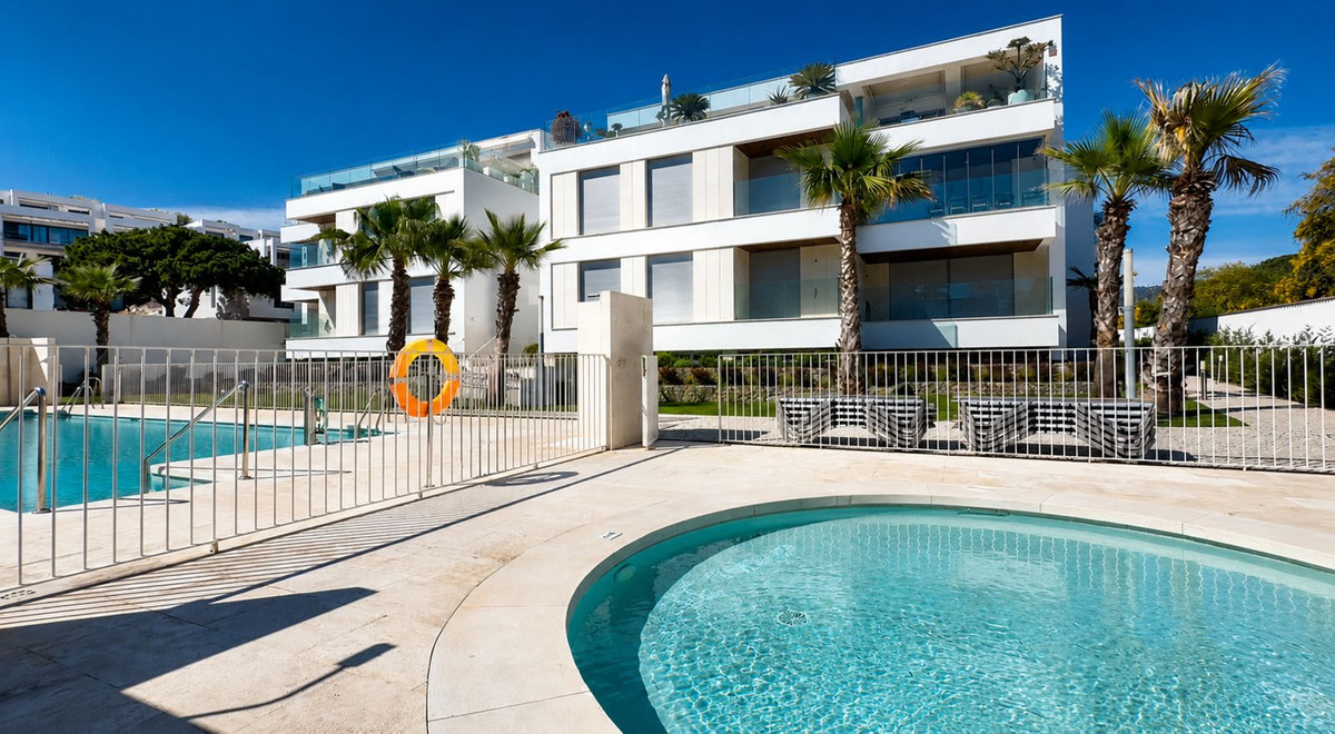 2 Bed Apartment for sale in Elviria Costa Del Sol, Málaga, Spain