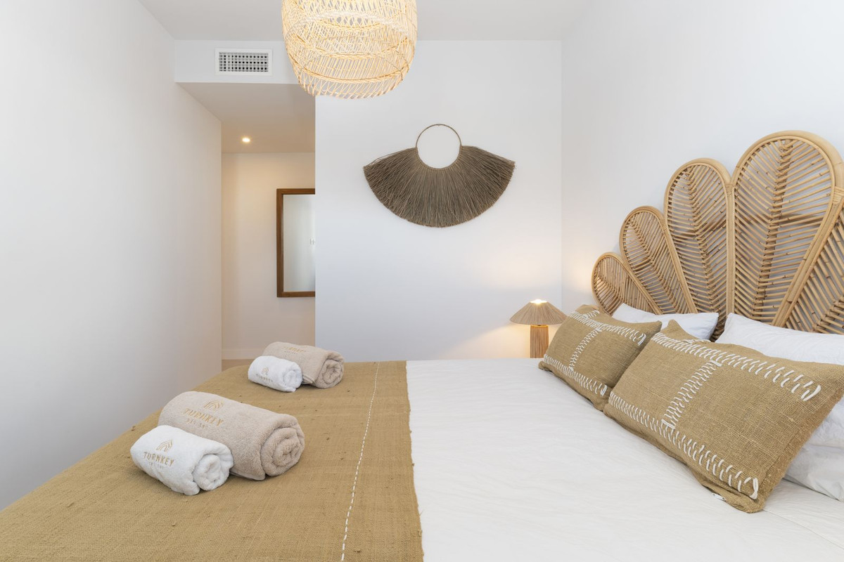 3 Bed Apartment for sale in Estepona Costa Del Sol, Málaga, Spain