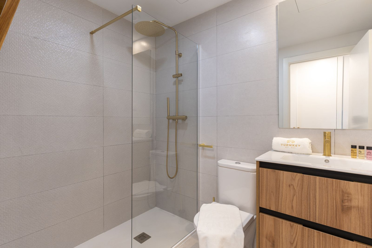 3 Bed Apartment for sale in Estepona Costa Del Sol, Málaga, Spain