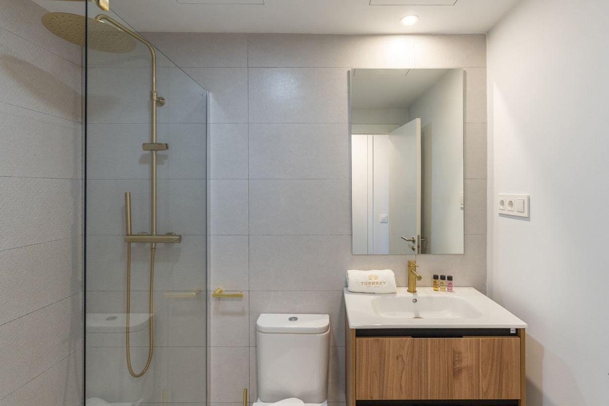 3 Bed Apartment for sale in Estepona Costa Del Sol, Málaga, Spain