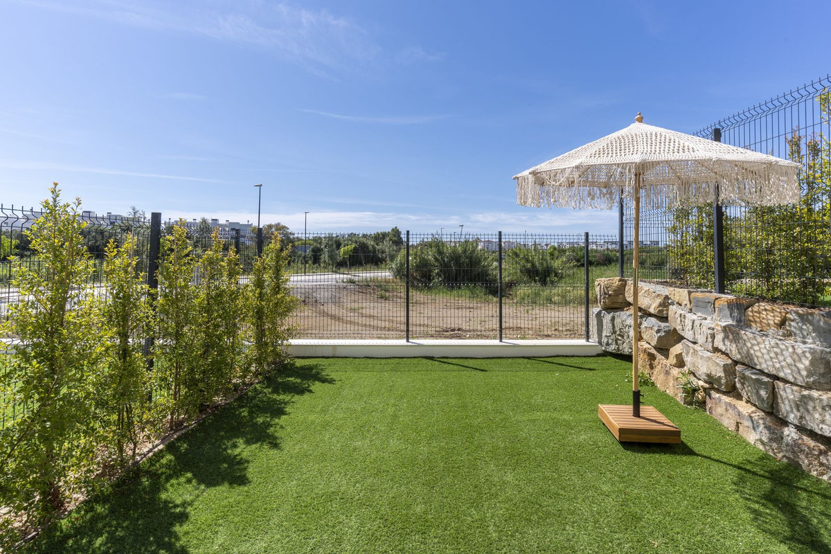 3 Bed Apartment for sale in Estepona Costa Del Sol, Málaga, Spain