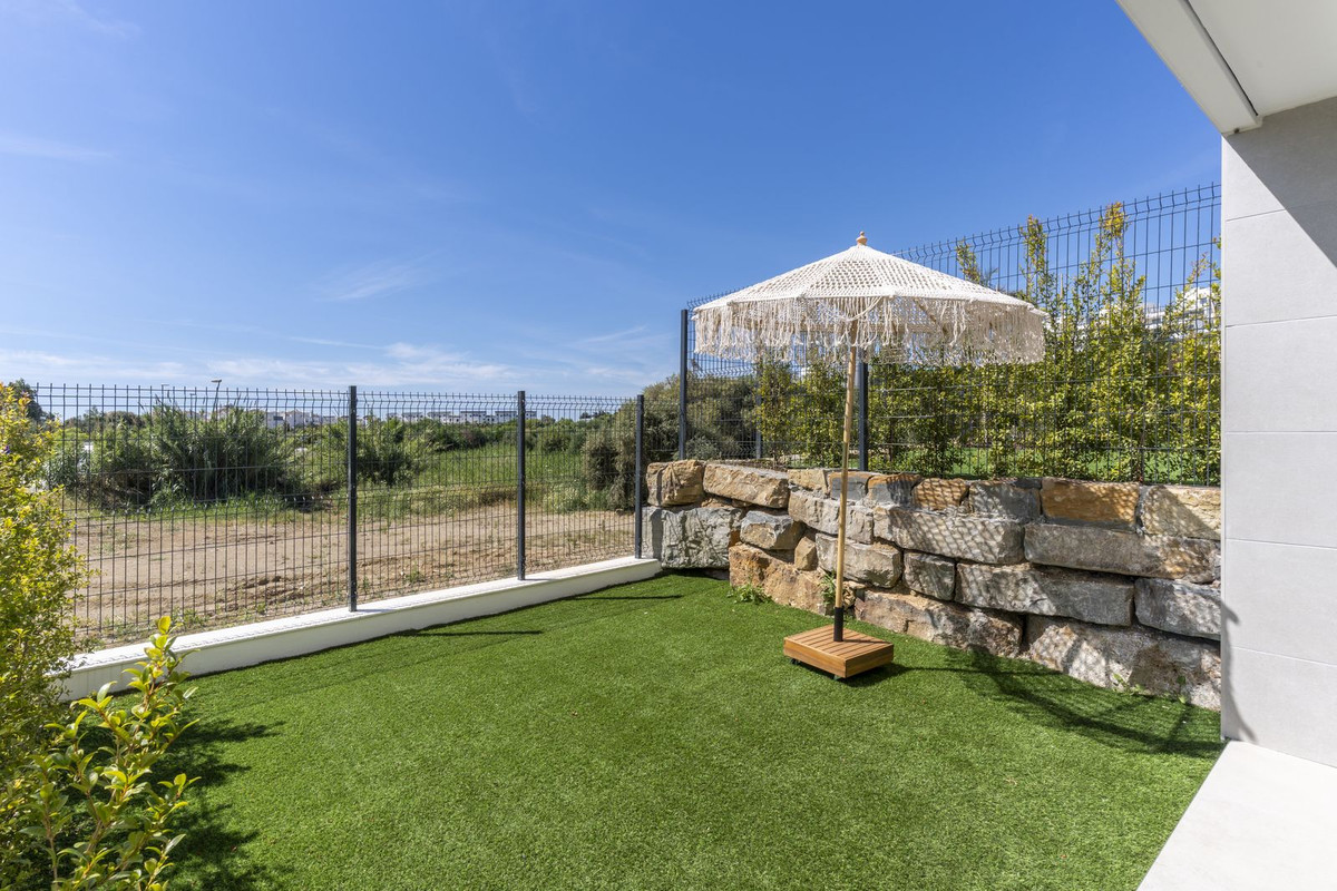 3 Bed Apartment for sale in Estepona Costa Del Sol, Málaga, Spain