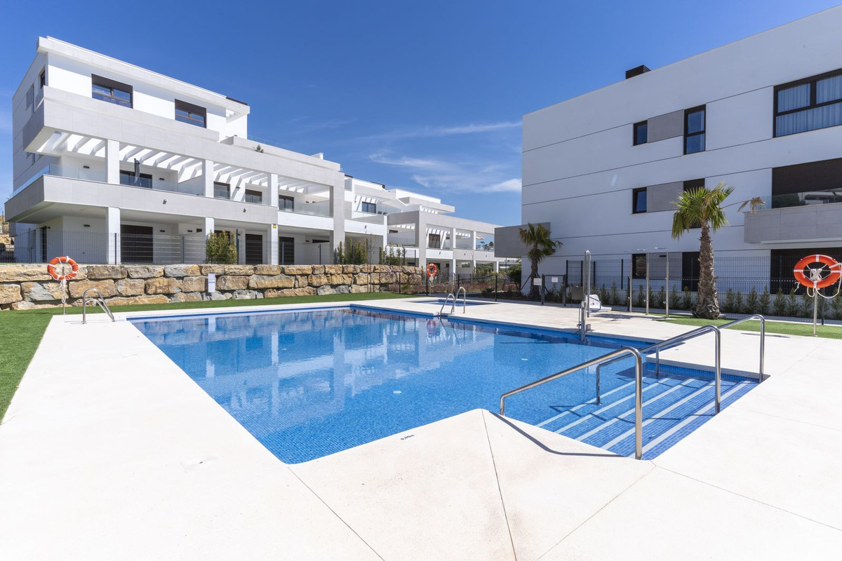 3 Bed Apartment for sale in Estepona Costa Del Sol, Málaga, Spain
