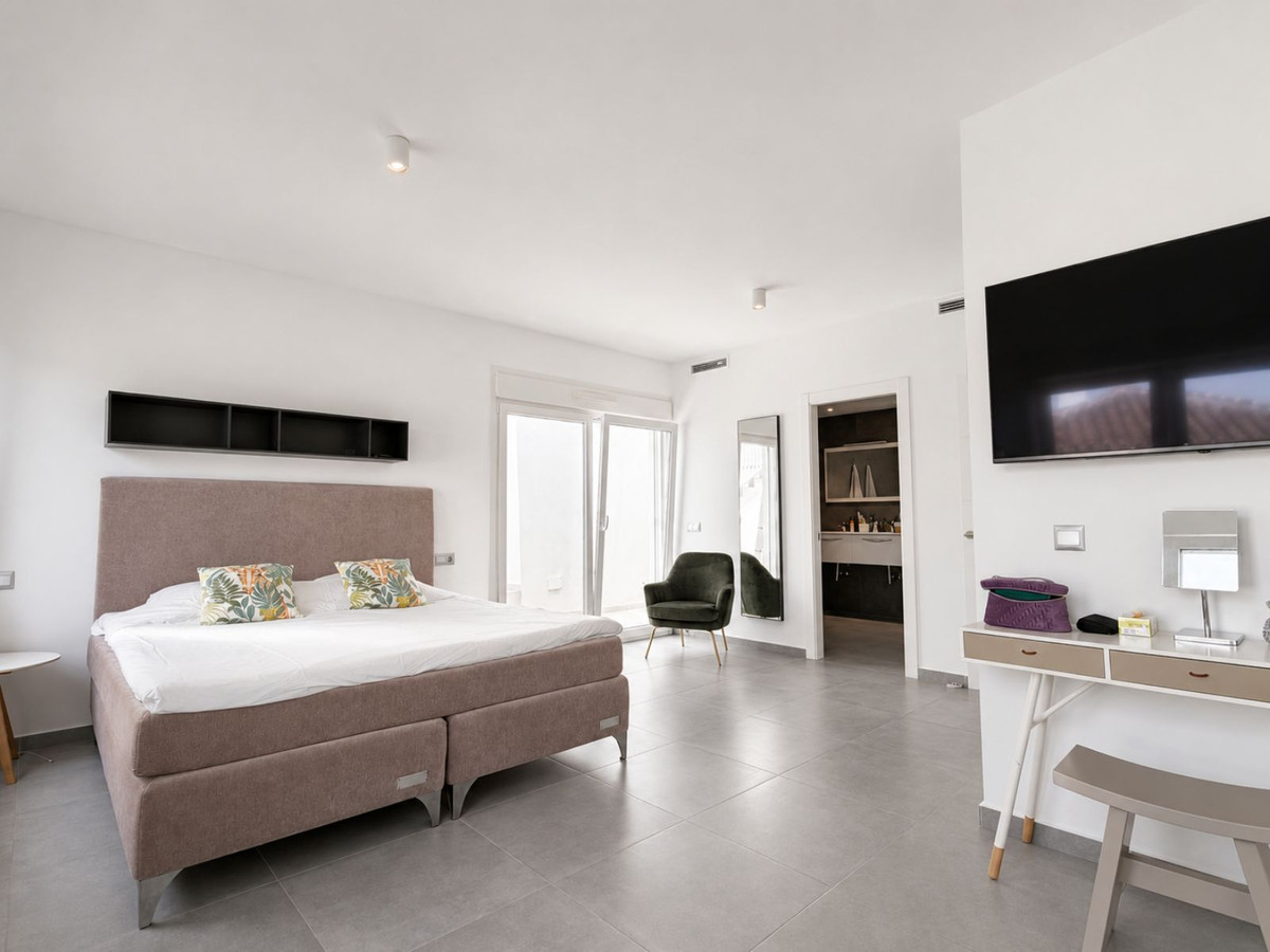 4 Bed Townhouse for sale in La Cala De Mijas Costa Del Sol, Málaga, Spain