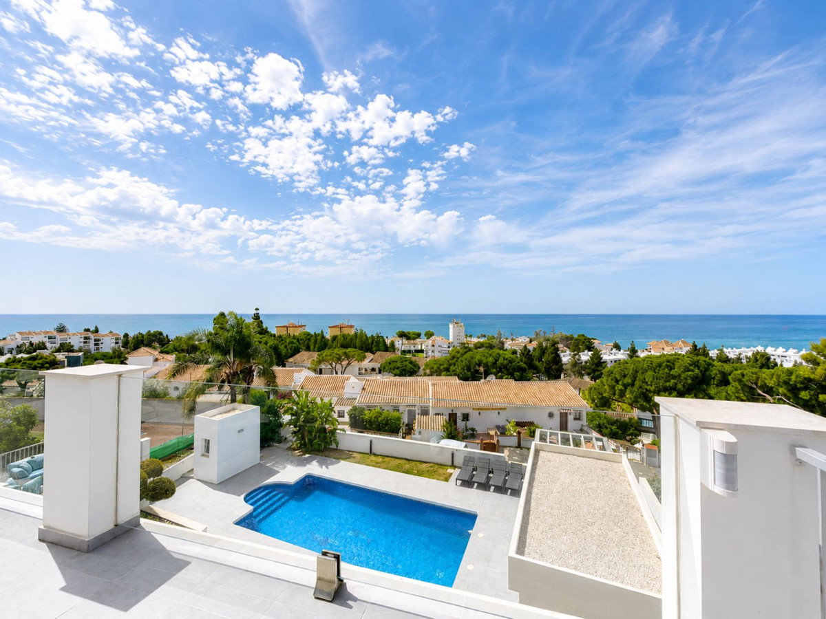 4 Bed Townhouse for sale in La Cala De Mijas Costa Del Sol, Málaga, Spain