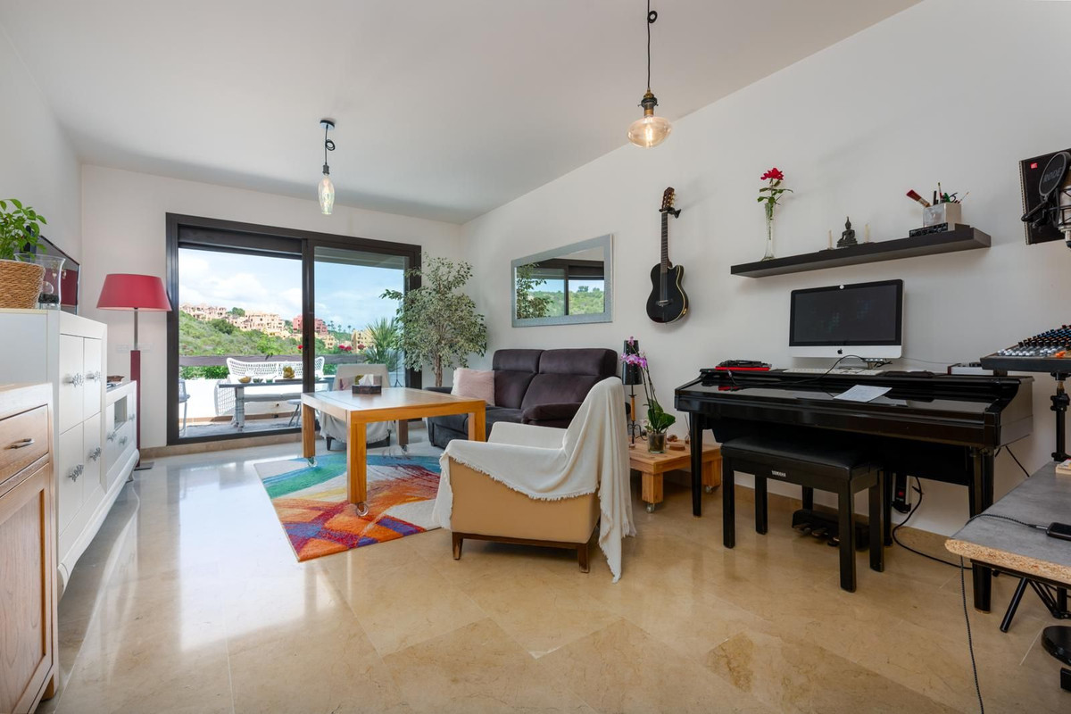 2 Bed Apartment for sale in La Duquesa Costa Del Sol, Málaga, Spain