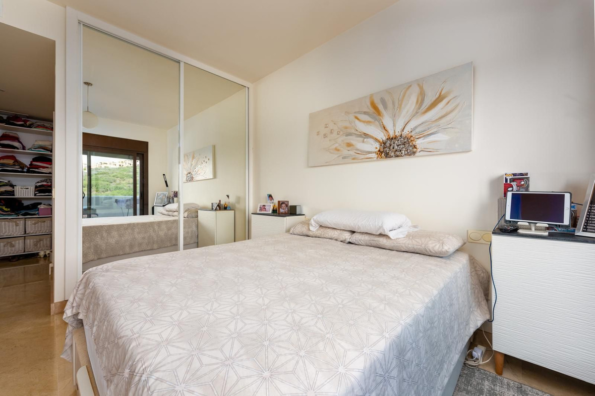 2 Bed Apartment for sale in La Duquesa Costa Del Sol, Málaga, Spain