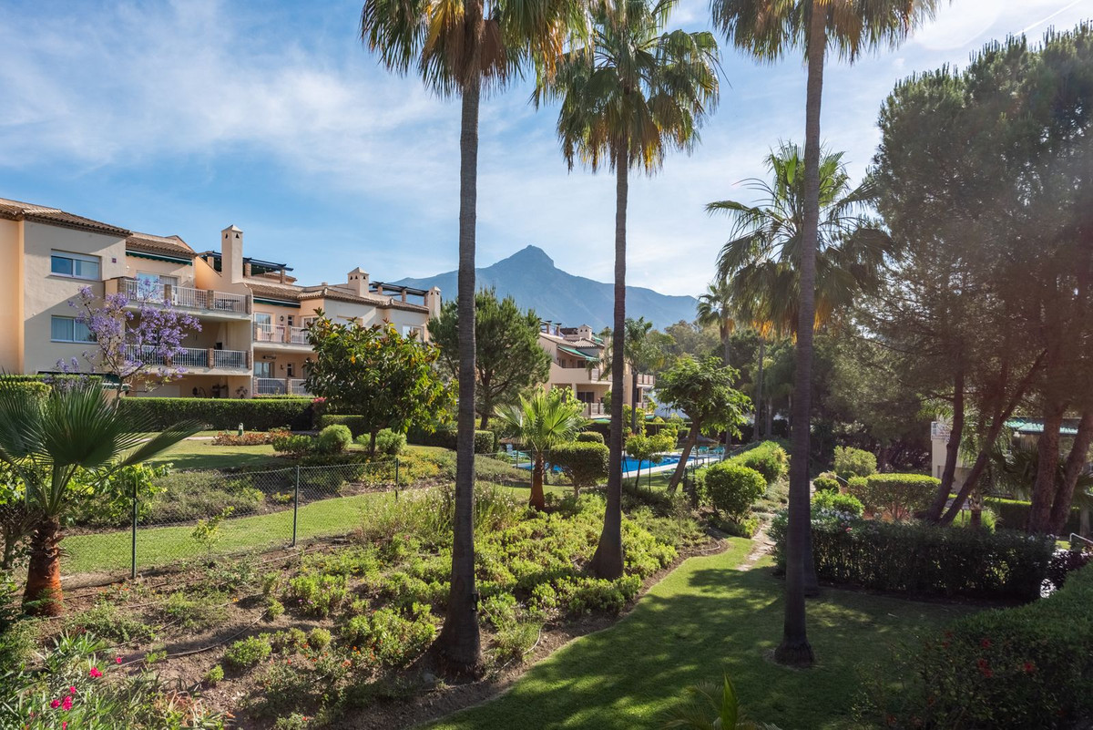3 Bed Apartment for sale in Nueva Andalucía Costa Del Sol, Málaga, Spain