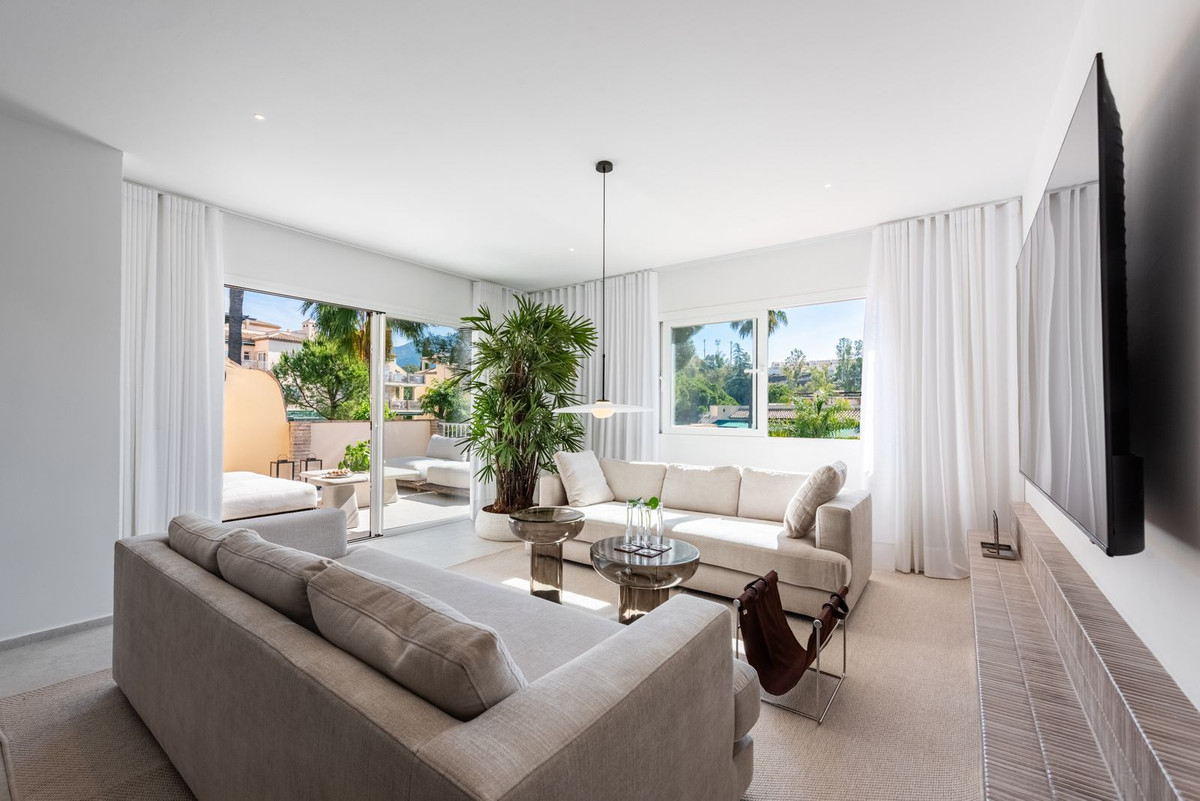 3 Bed Apartment for sale in Nueva Andalucía Costa Del Sol, Málaga, Spain