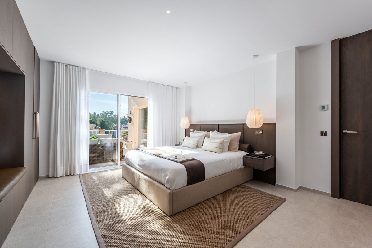3 Bed Apartment for sale in Nueva Andalucía Costa Del Sol, Málaga, Spain