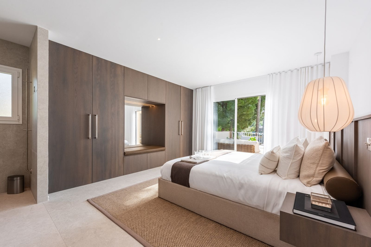 3 Bed Apartment for sale in Nueva Andalucía Costa Del Sol, Málaga, Spain