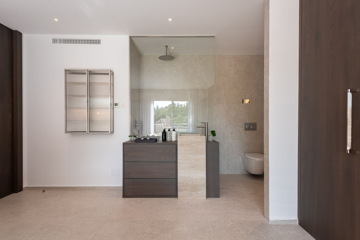3 Bed Apartment for sale in Nueva Andalucía Costa Del Sol, Málaga, Spain