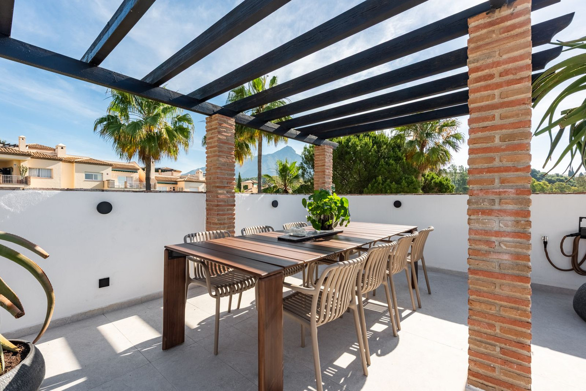 3 Bed Apartment for sale in Nueva Andalucía Costa Del Sol, Málaga, Spain