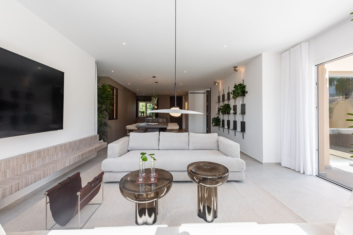 3 Bed Apartment for sale in Nueva Andalucía Costa Del Sol, Málaga, Spain