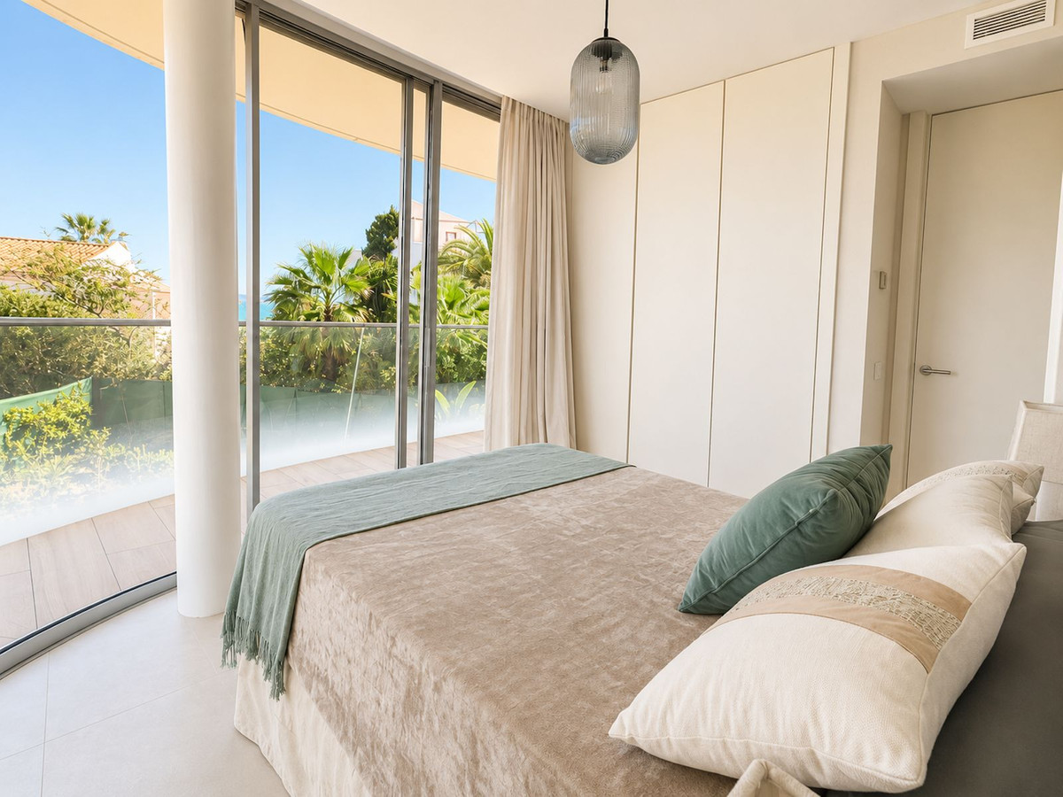 4 Bed Apartment for sale in Estepona Costa Del Sol, Málaga, Spain