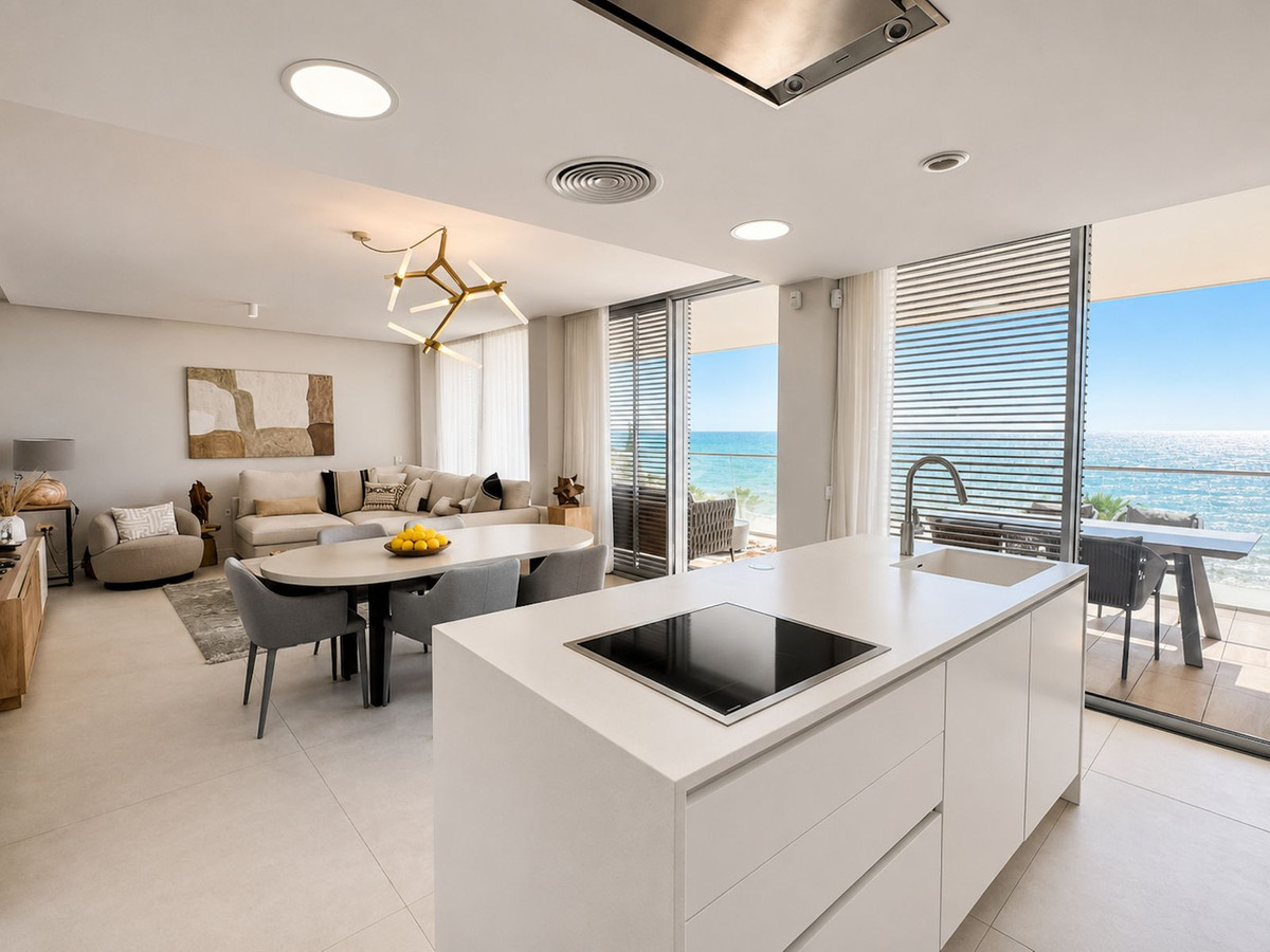 4 Bed Apartment for sale in Estepona Costa Del Sol, Málaga, Spain
