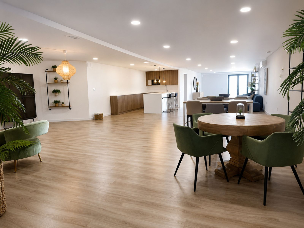 4 Bed Apartment for sale in Estepona Costa Del Sol, Málaga, Spain