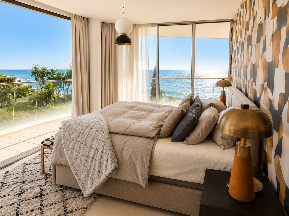4 Bed Apartment for sale in Estepona Costa Del Sol, Málaga, Spain