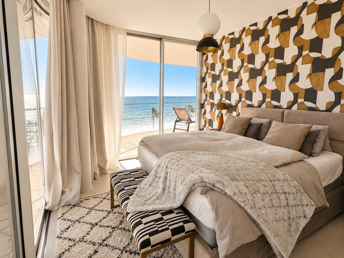 4 Bed Apartment for sale in Estepona Costa Del Sol, Málaga, Spain