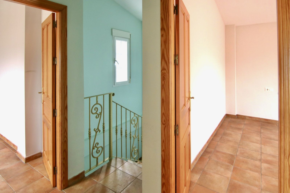 Se vende Villa - Chalet de 3 dormitorios en Costa Del Sol, Málaga, España