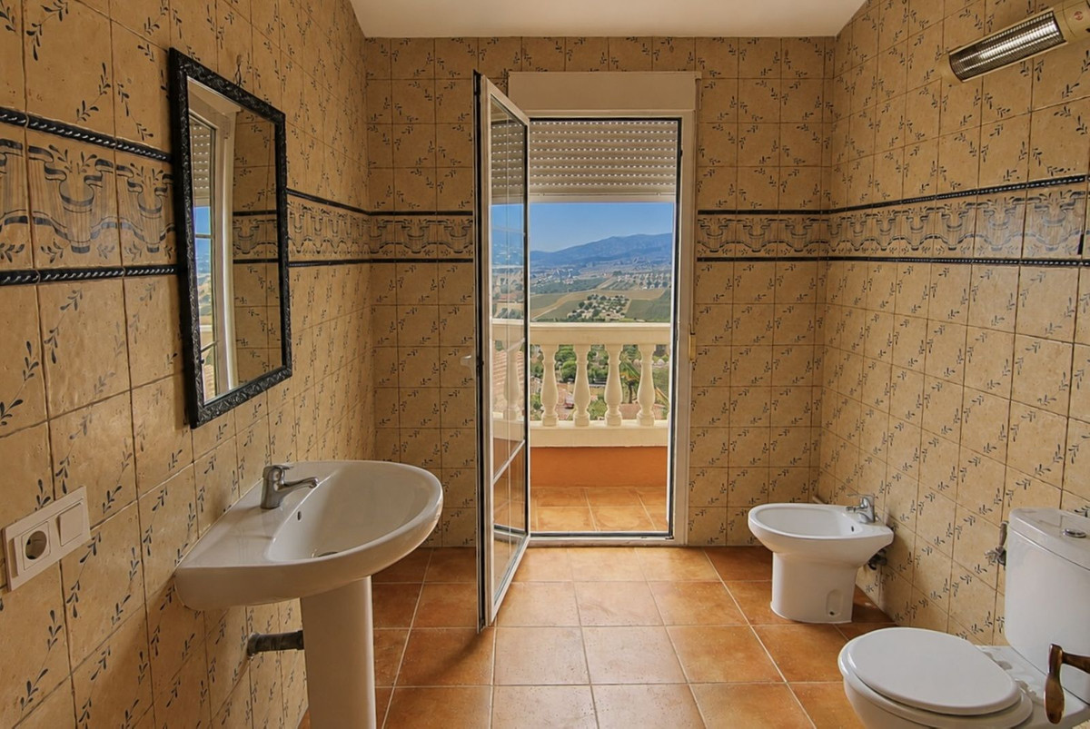 Se vende Villa - Chalet de 3 dormitorios en Costa Del Sol, Málaga, España