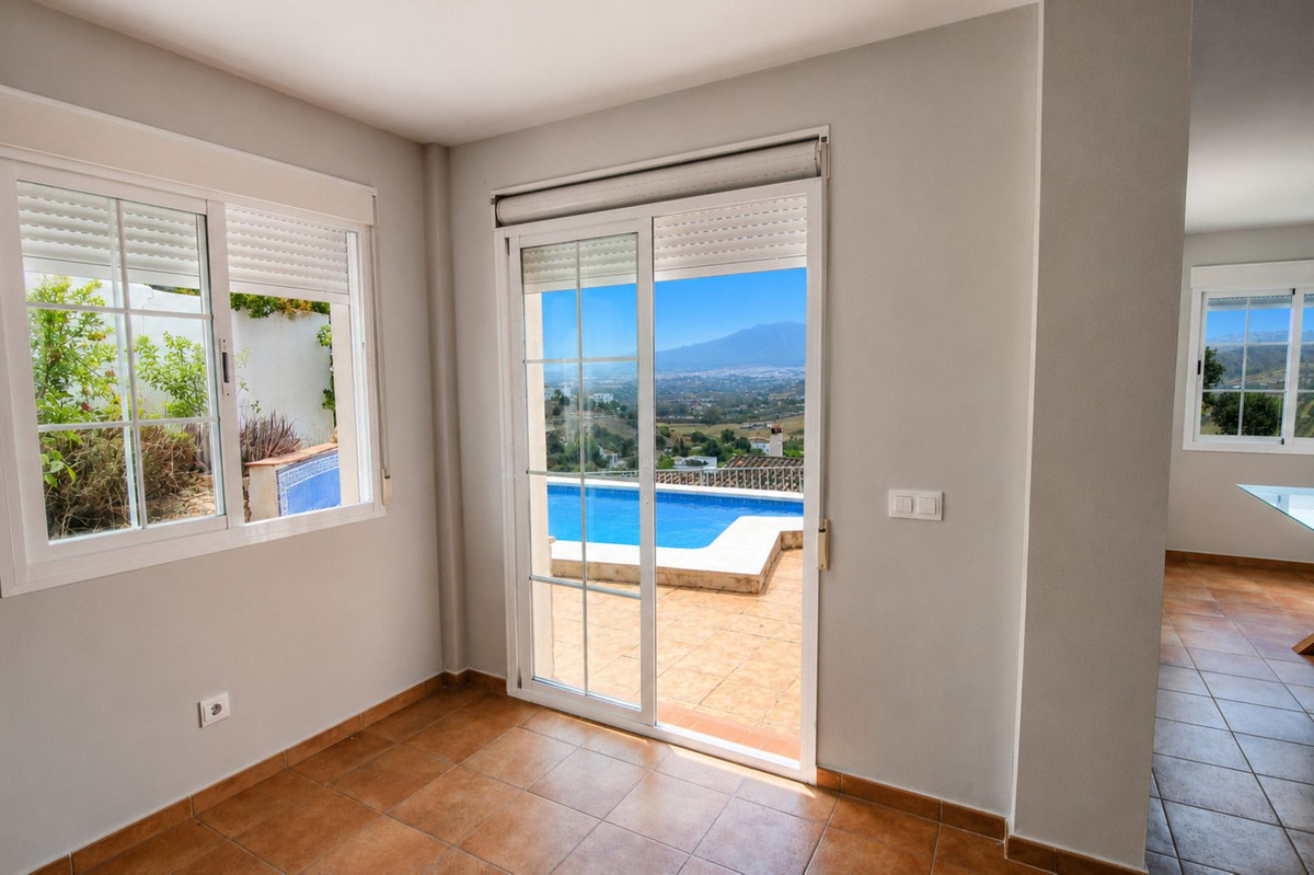 Se vende Villa - Chalet de 3 dormitorios en Costa Del Sol, Málaga, España