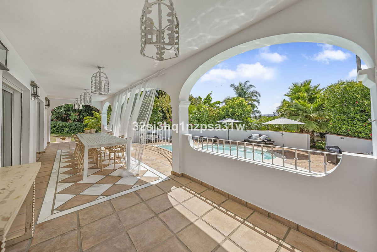 6 Bed Townhouse for sale in Estepona Costa Del Sol, Málaga, Spain