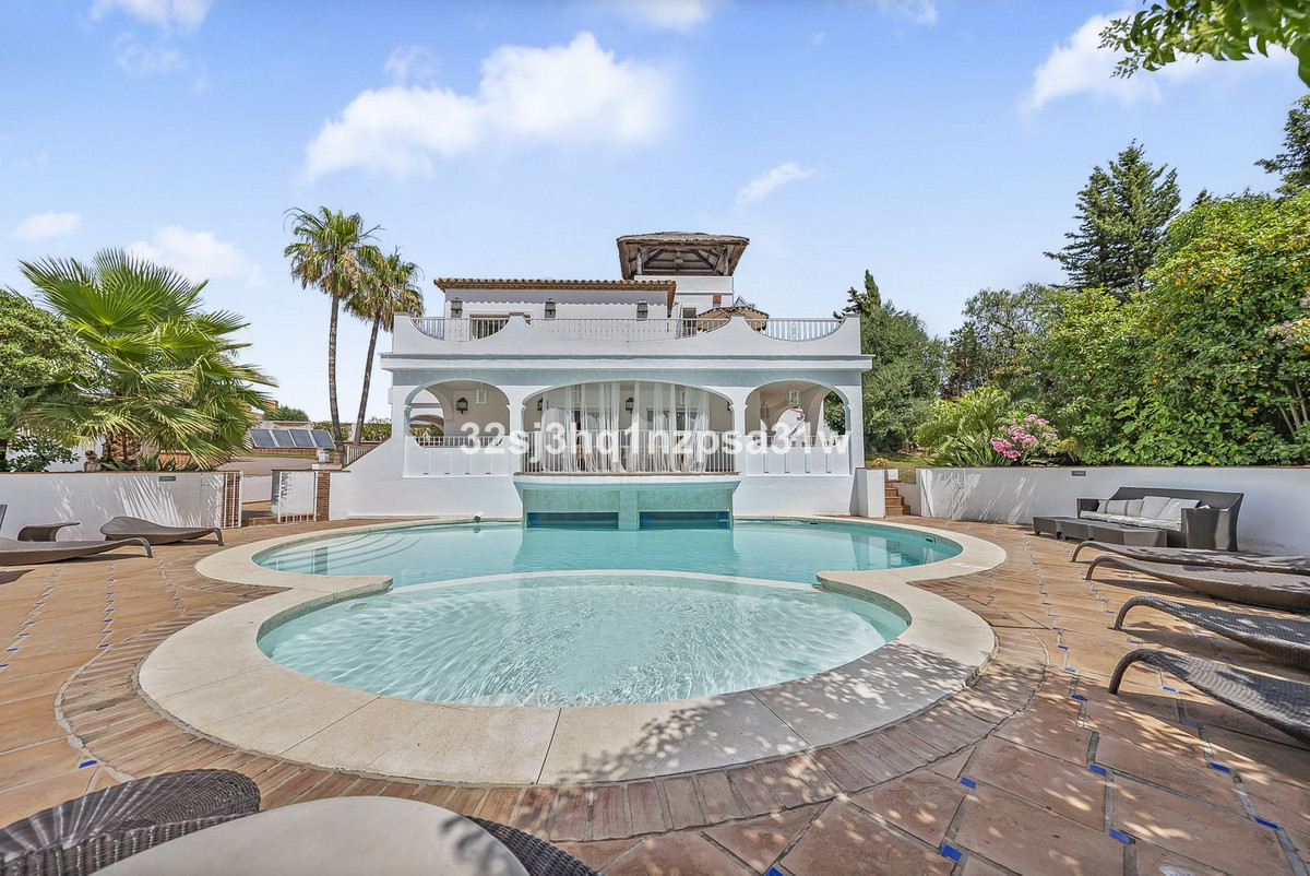 6 Bed Townhouse for sale in Estepona Costa Del Sol, Málaga, Spain