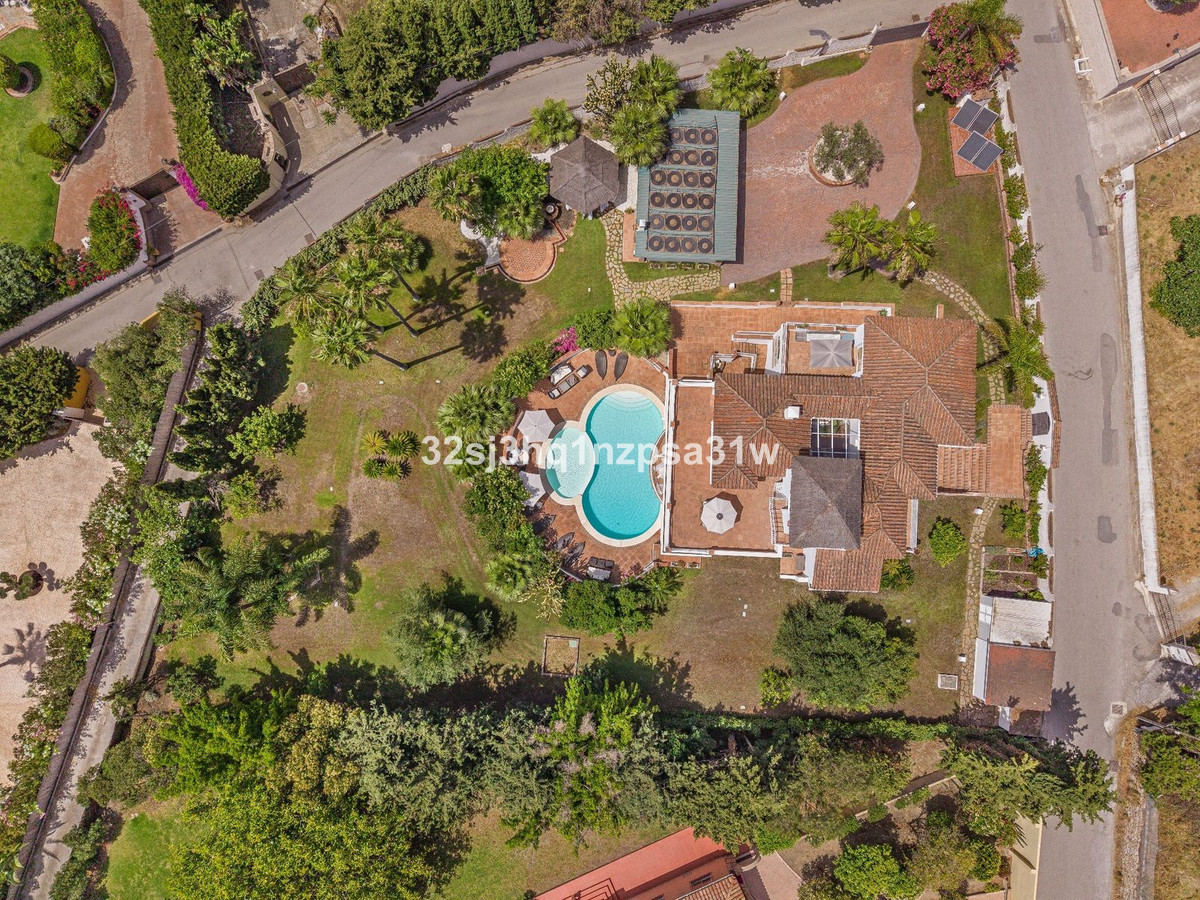 6 Bed Townhouse for sale in Estepona Costa Del Sol, Málaga, Spain