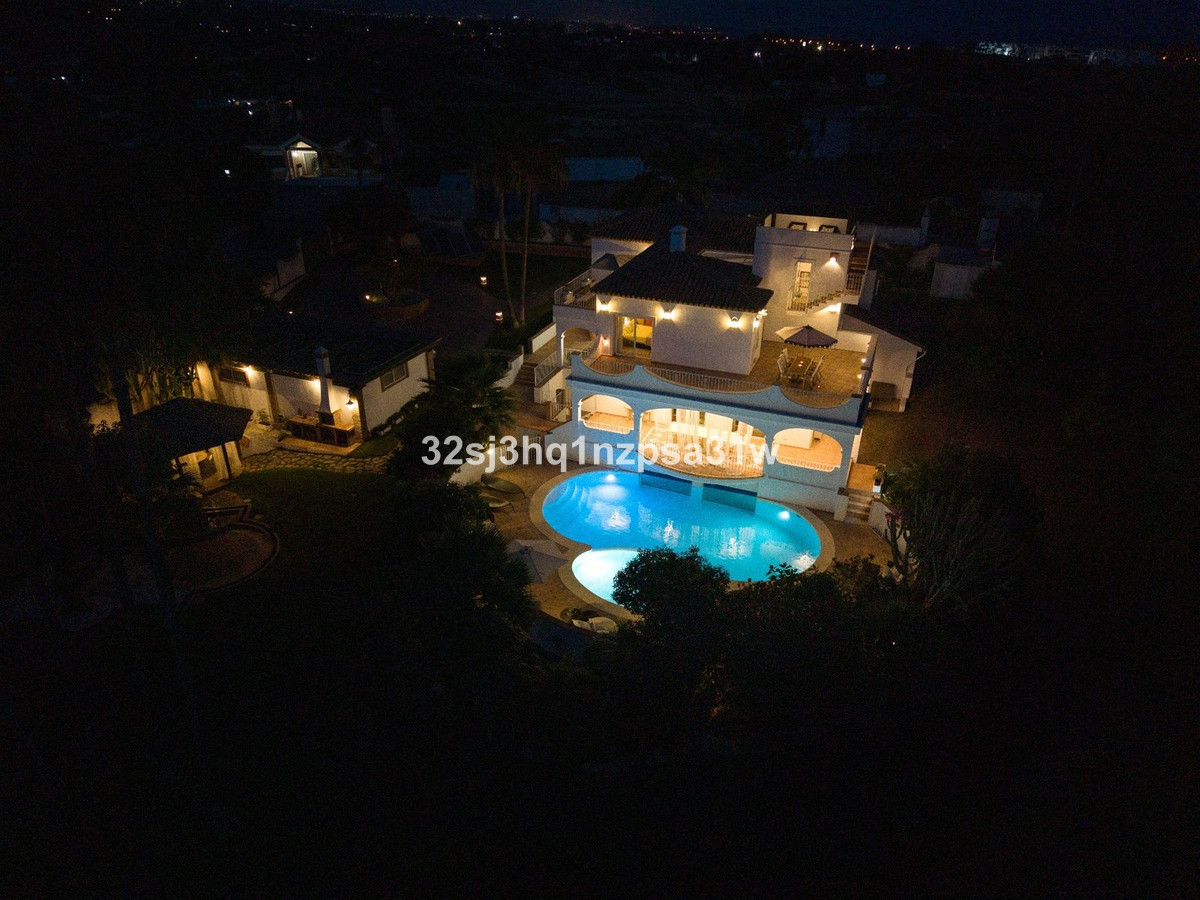 6 Bed Townhouse for sale in Estepona Costa Del Sol, Málaga, Spain