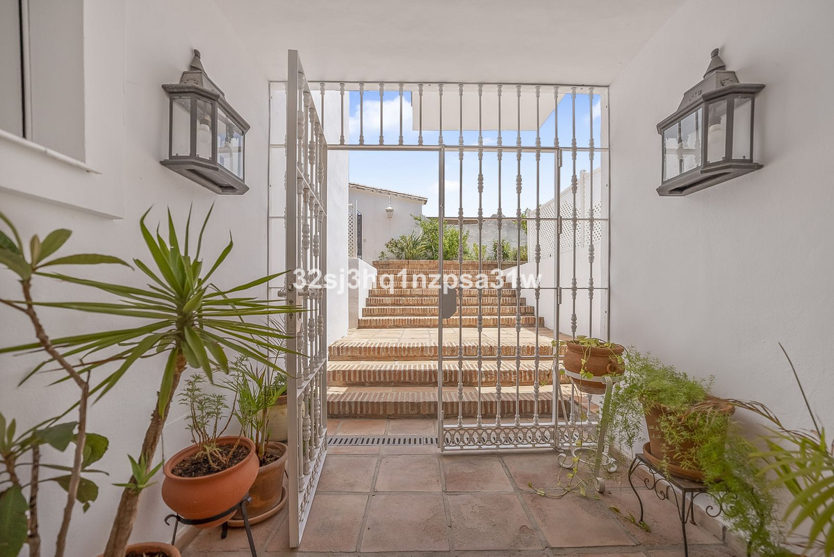 6 Bed Townhouse for sale in Estepona Costa Del Sol, Málaga, Spain