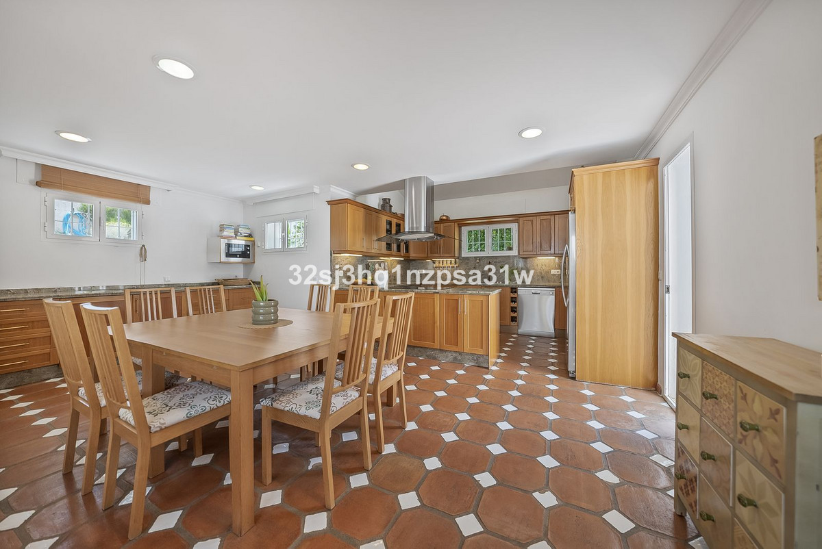 6 Bed Townhouse for sale in Estepona Costa Del Sol, Málaga, Spain