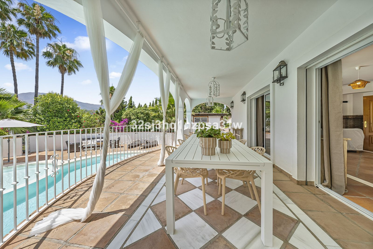 6 Bed Townhouse for sale in Estepona Costa Del Sol, Málaga, Spain