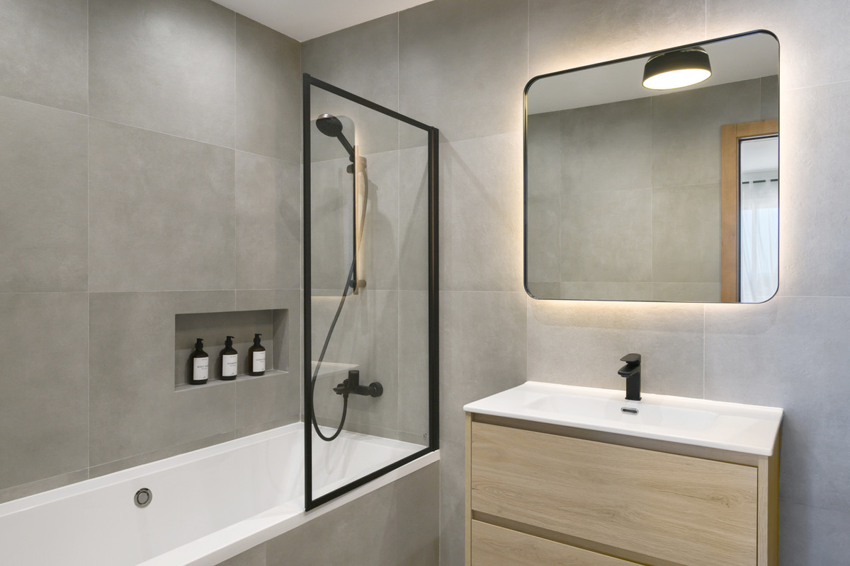 3 Bed Apartment for sale in El Paraiso Costa Del Sol, Málaga, Spain