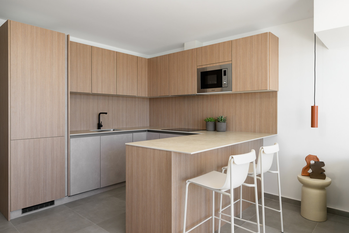 3 Bed Apartment for sale in El Paraiso Costa Del Sol, Málaga, Spain