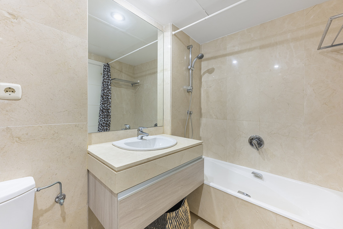 3 Bed Apartment for sale in Estepona Costa Del Sol, Málaga, Spain